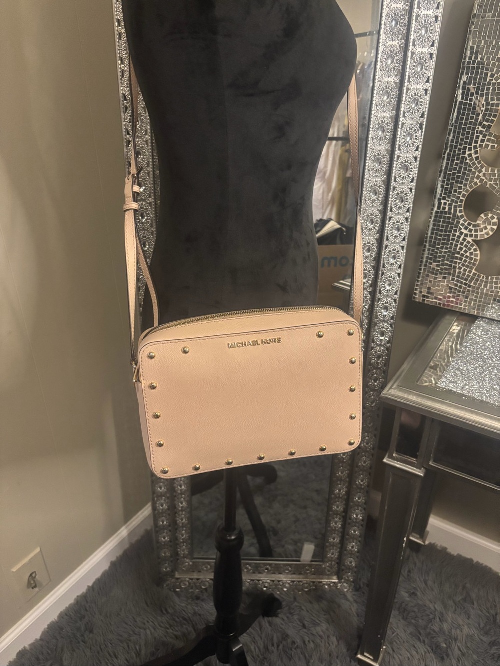 💕Michael Kors Pebbled Leather Studded Crossbody Bag in Light Pink